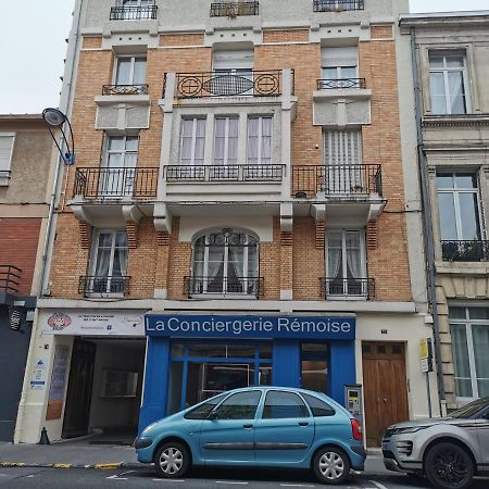 Chez Fifi - Hyper centre à 200 m de la cathédrale Apartamento Reims Exterior foto